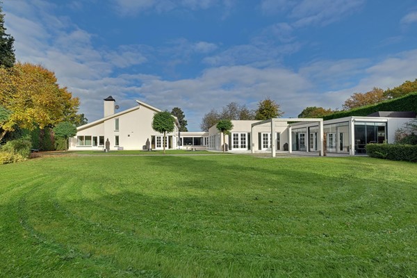 Te koop: UNIEKE woonvilla op TOP-locatie in het bruisende centrum van Zevenaar!